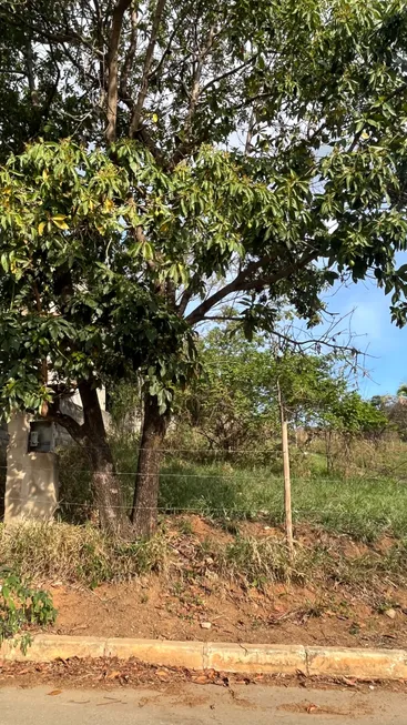 Foto 1 de Lote/Terreno à venda, 670m² em , São José da Lapa