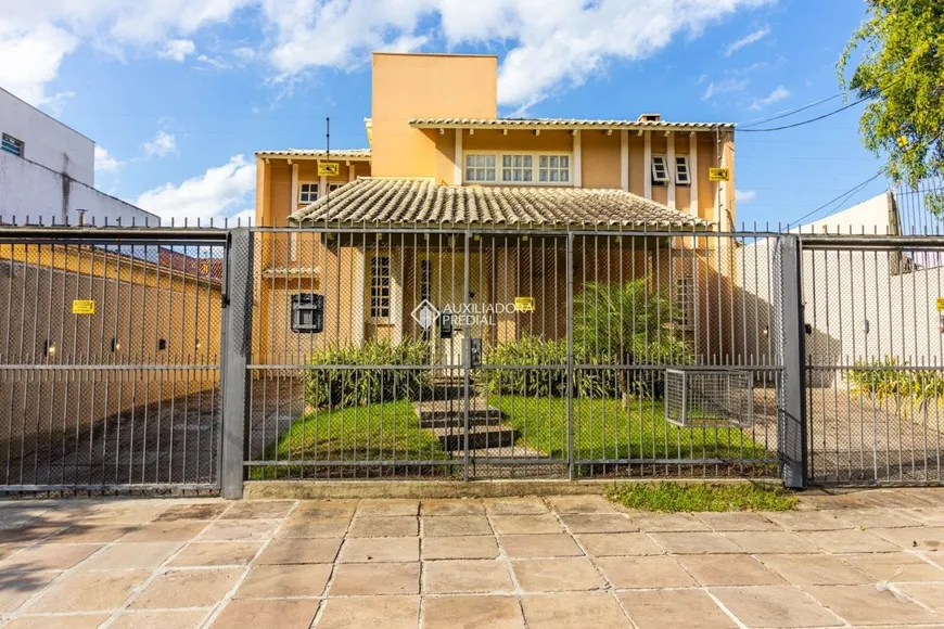 Foto 1 de Casa com 3 Quartos à venda, 240m² em Intercap, Porto Alegre