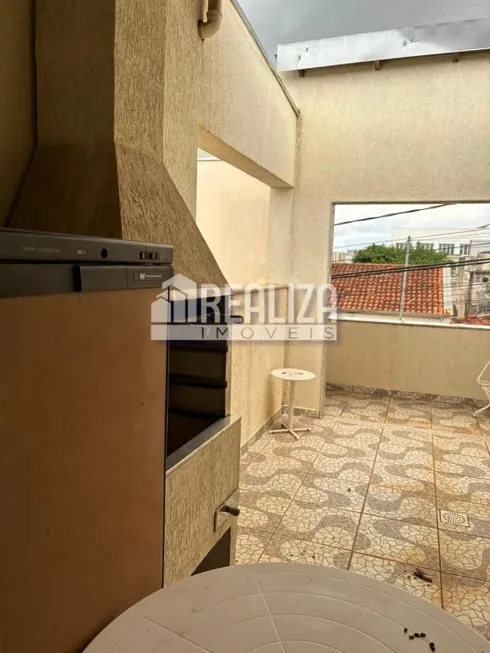 Foto 1 de Casa com 2 Quartos para alugar, 120m² em Vila Maria Helena, Uberaba