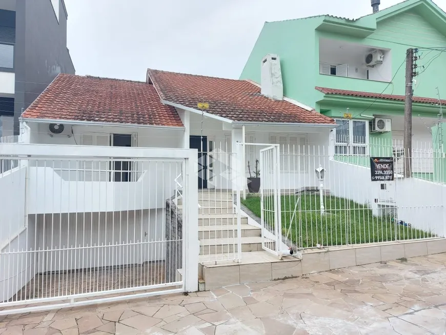 Foto 1 de Casa com 2 Quartos à venda, 330m² em Teresópolis, Porto Alegre