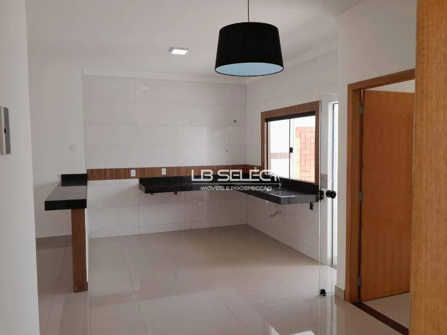 Foto 1 de Casa com 3 Quartos à venda, 140m² em Dona Zulmira, Uberlândia