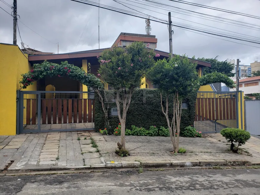 Foto 1 de Casa com 3 Quartos à venda, 207m² em Jardim Itamarati, Campinas