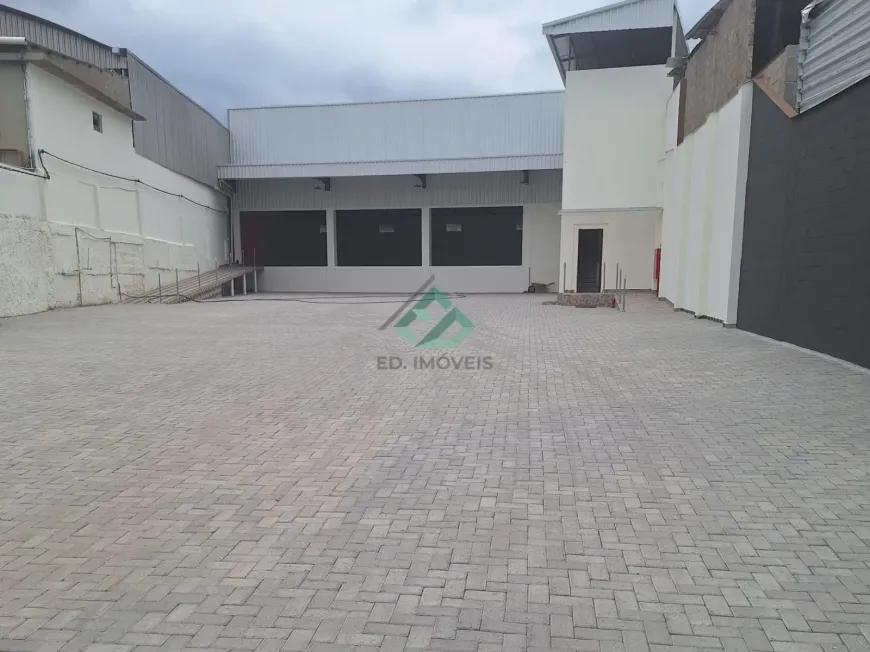 Foto 1 de Galpão/Depósito/Armazém para alugar, 1050m² em Universal, Viana