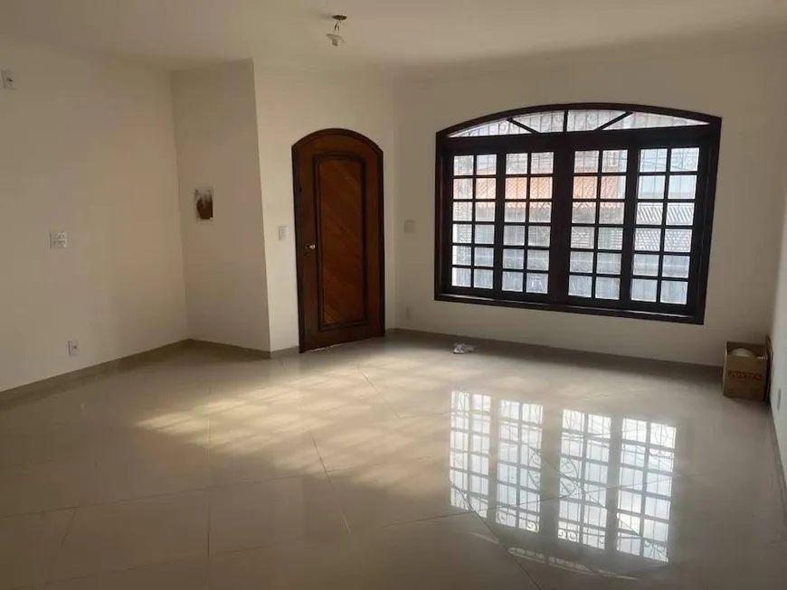 Foto 1 de Sobrado com 3 Quartos à venda, 241m² em Vila Camilopolis, Santo André