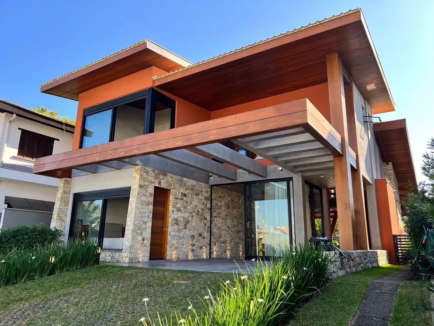 Foto 1 de Casa de Condomínio com 4 Quartos à venda, 322m² em Morro das Pedras, Florianópolis