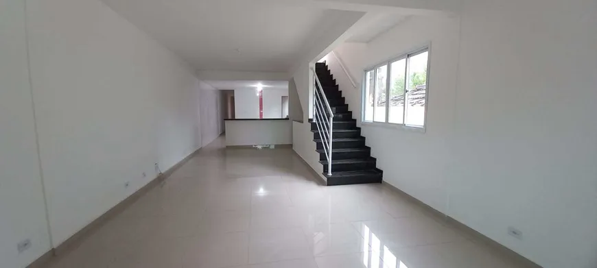 Foto 1 de Casa com 3 Quartos à venda, 160m² em Encruzilhada, Santos