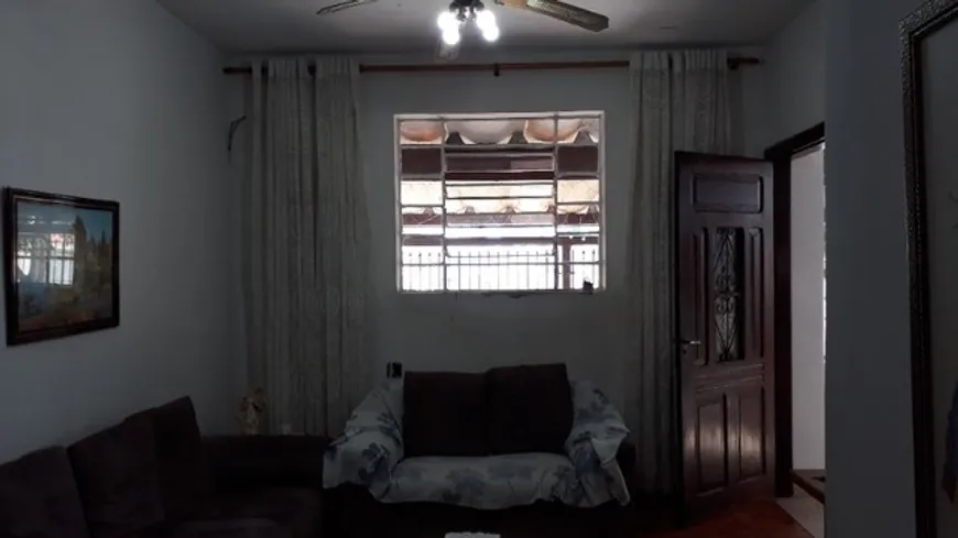 Foto 1 de Casa com 2 Quartos à venda, 200m² em Cidade Dutra, São Paulo