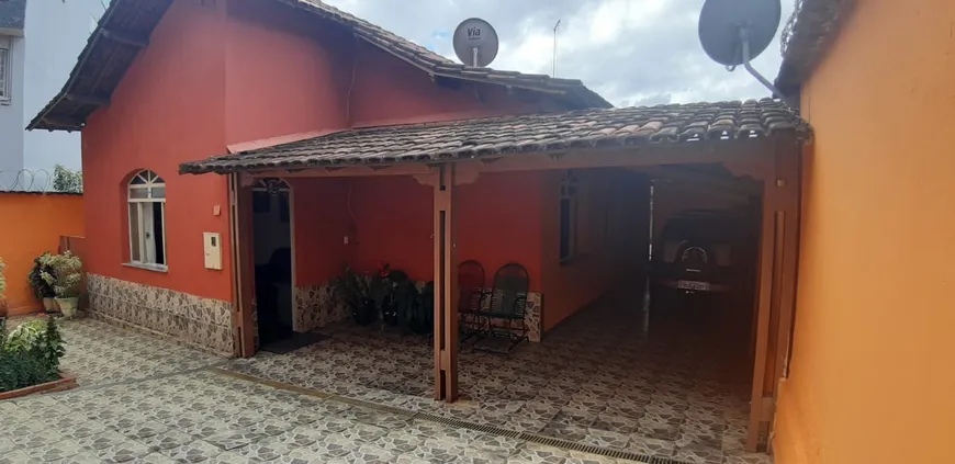 Foto 1 de Casa com 3 Quartos à venda, 105m² em Jardim Balneário, Contagem