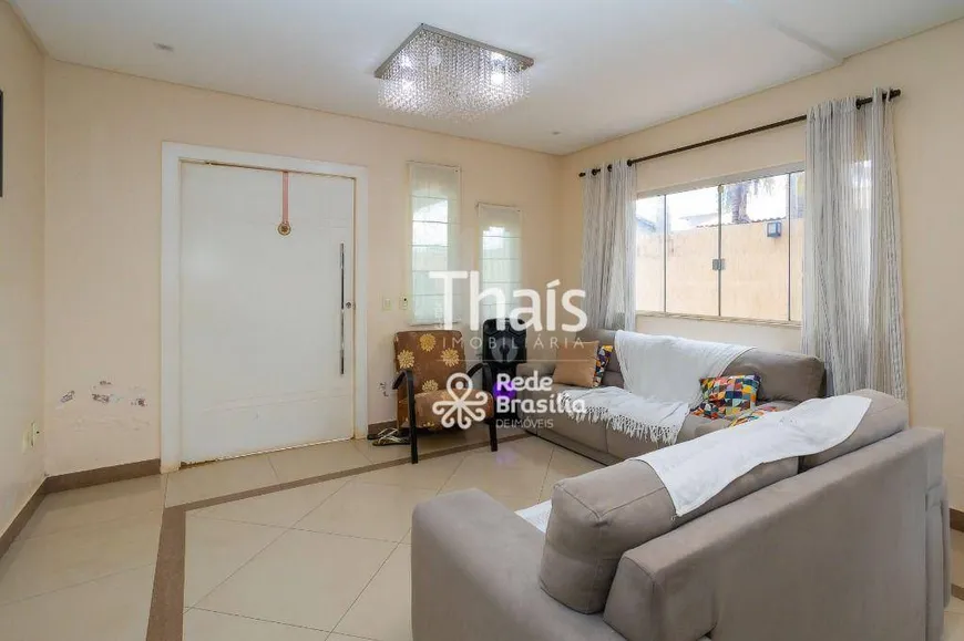 Foto 1 de Casa com 3 Quartos à venda, 280m² em Setor Habitacional Samambaia, Vicente Pires