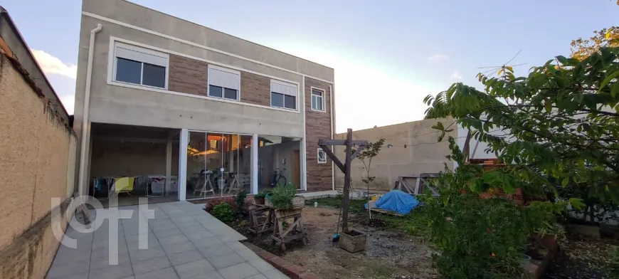 Foto 1 de Casa com 4 Quartos à venda, 270m² em Niterói, Canoas