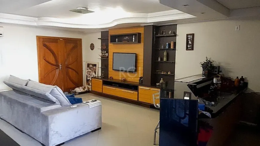 Foto 1 de Casa com 3 Quartos à venda, 181m² em Jardim Itú Sabará, Porto Alegre