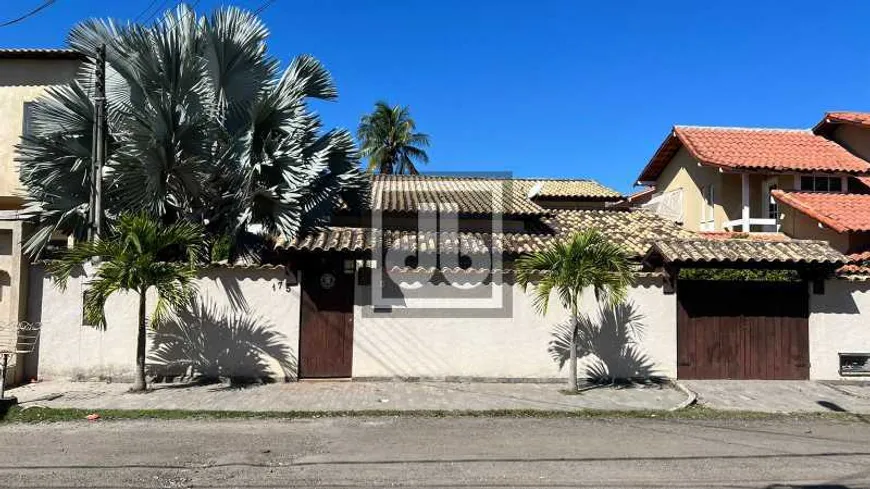 Foto 1 de Casa com 3 Quartos à venda, 405m² em Itaipu, Niterói