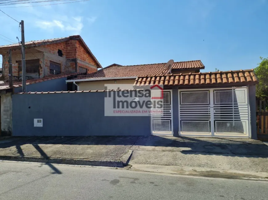 Foto 1 de Casa com 3 Quartos à venda, 130m² em Residencial Mantiqueira, Pindamonhangaba