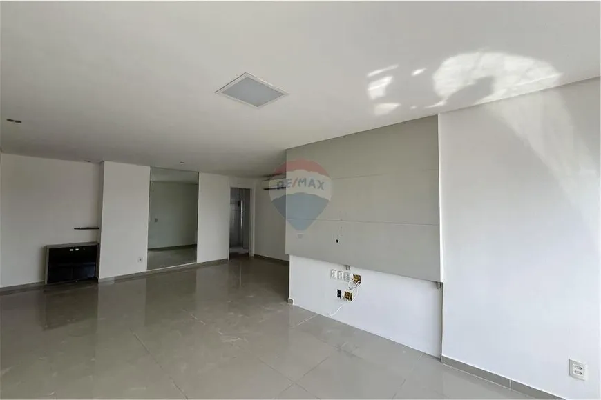 Foto 1 de Apartamento com 3 Quartos para alugar, 87m² em Casa Amarela, Recife