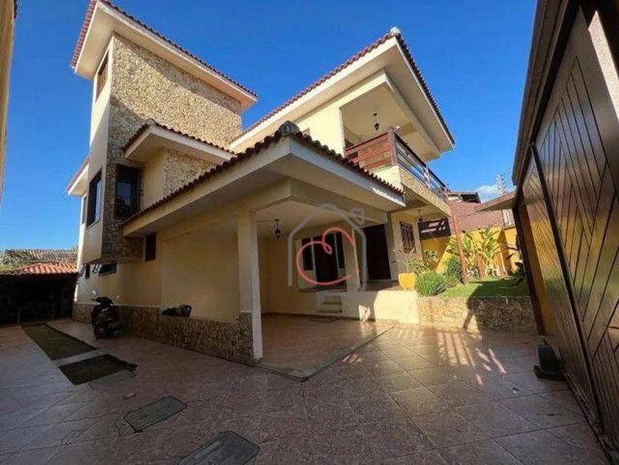 Foto 1 de Casa com 4 Quartos à venda, 362m² em Riviera Fluminense, Macaé