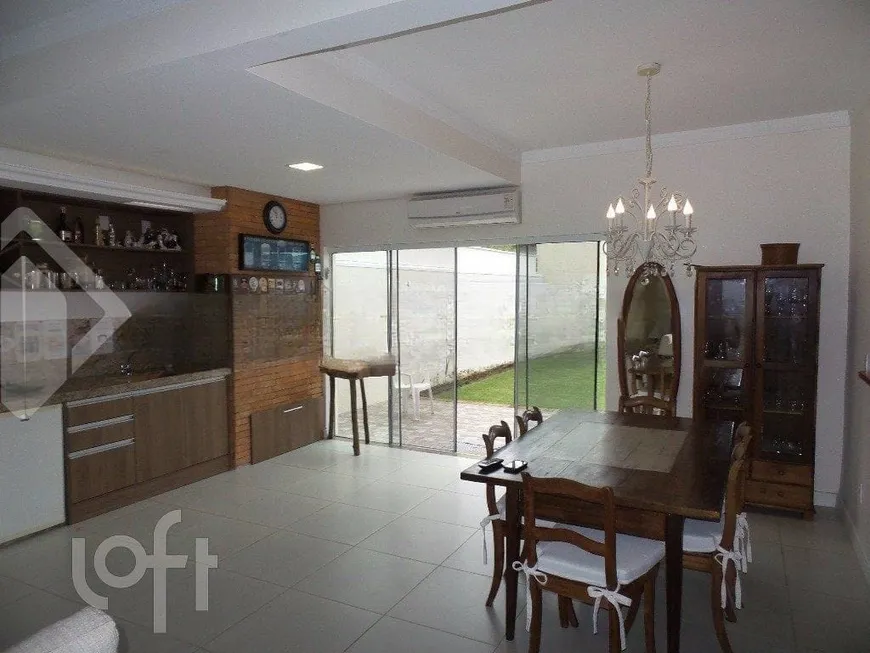Foto 1 de Casa de Condomínio com 3 Quartos à venda, 198m² em Hípica, Porto Alegre
