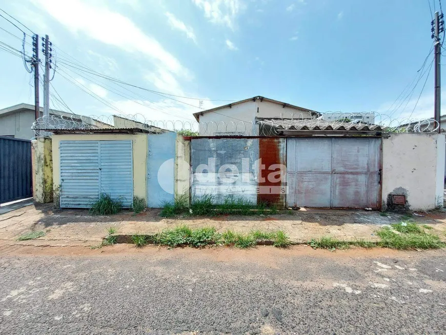 Foto 1 de Lote/Terreno à venda, 472m² em Saraiva, Uberlândia