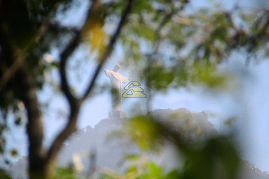 Foto 1 de Lote/Terreno à venda, 4744m² em Lagoa, Rio de Janeiro