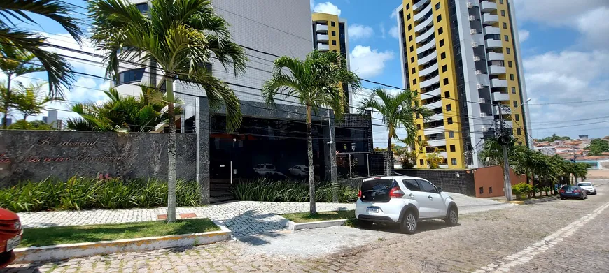 Foto 1 de Apartamento com 3 Quartos à venda, 175m² em Candelária, Natal