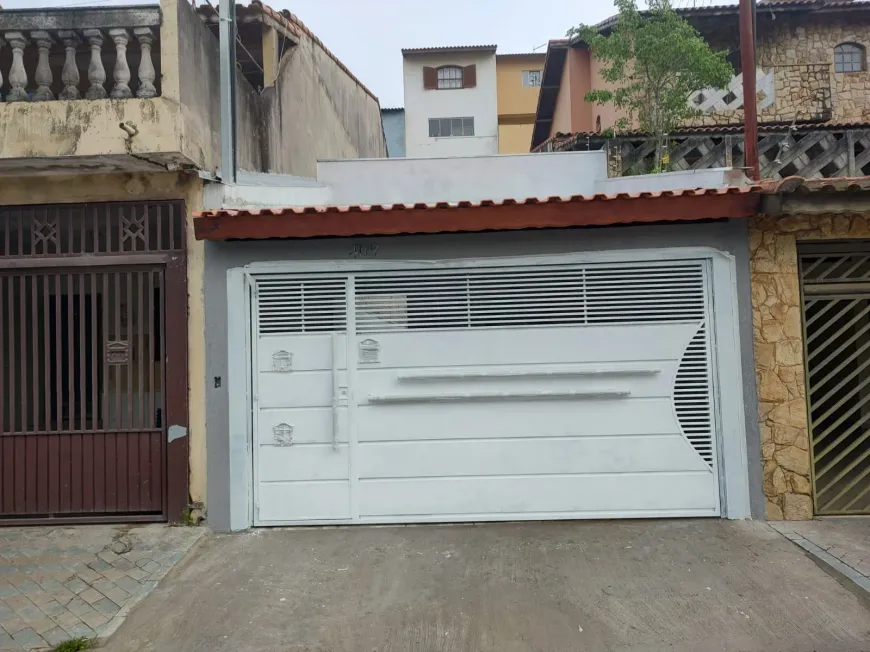 Foto 1 de Casa com 2 Quartos à venda, 90m² em Parque Gerassi, Santo André
