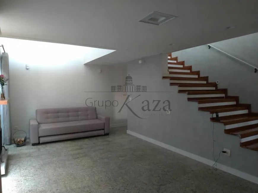 Foto 1 de Casa de Condomínio com 4 Quartos para venda ou aluguel, 360m² em Urbanova, São José dos Campos