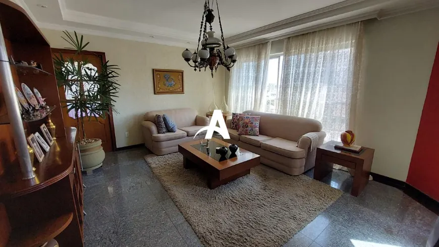 Foto 1 de Apartamento com 3 Quartos à venda, 180m² em Centro, Uberlândia