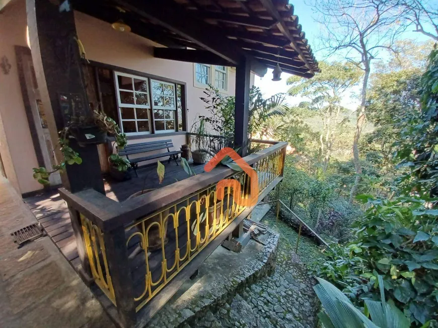 Foto 1 de Casa de Condomínio com 3 Quartos à venda, 250m² em Maria Paula, São Gonçalo