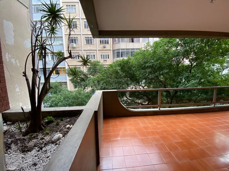Foto 1 de Apartamento com 3 Quartos à venda, 210m² em Copacabana, Rio de Janeiro