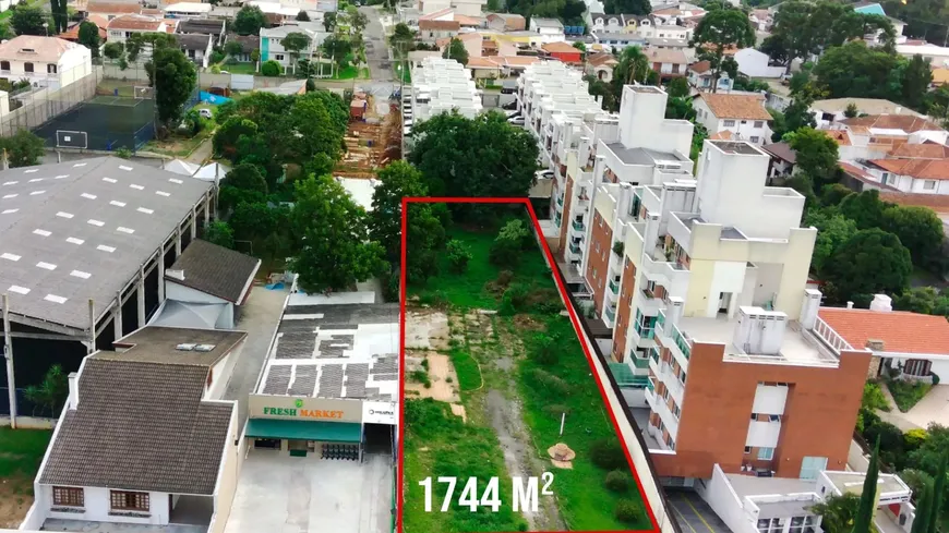 Foto 1 de Lote/Terreno à venda, 1744m² em Guabirotuba, Curitiba