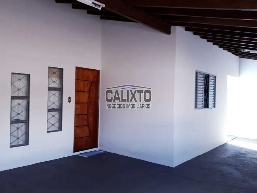 Foto 1 de Casa com 3 Quartos à venda, 119m² em Jardim das Palmeiras, Uberlândia