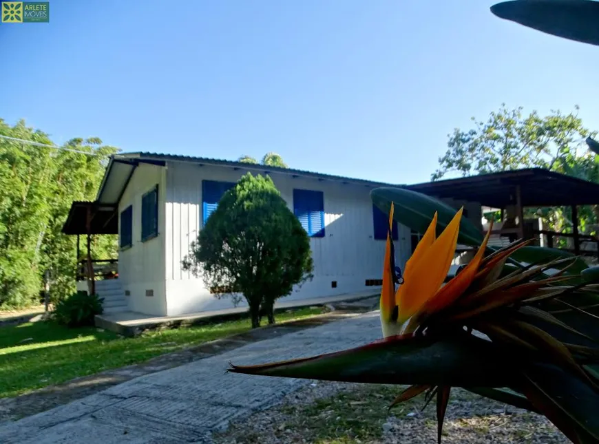 Foto 1 de Casa com 2 Quartos para alugar, 75m² em Quatro Ilhas, Bombinhas