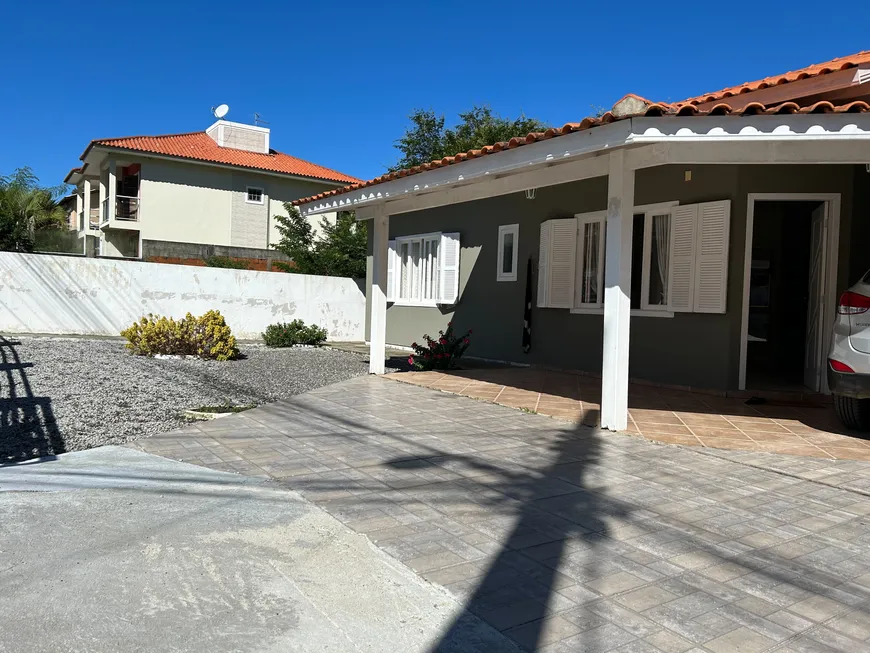 Foto 1 de Casa com 3 Quartos à venda, 150m² em São João do Rio Vermelho, Florianópolis