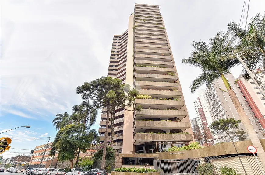 Foto 1 de Apartamento com 4 Quartos à venda, 551m² em Cabral, Curitiba