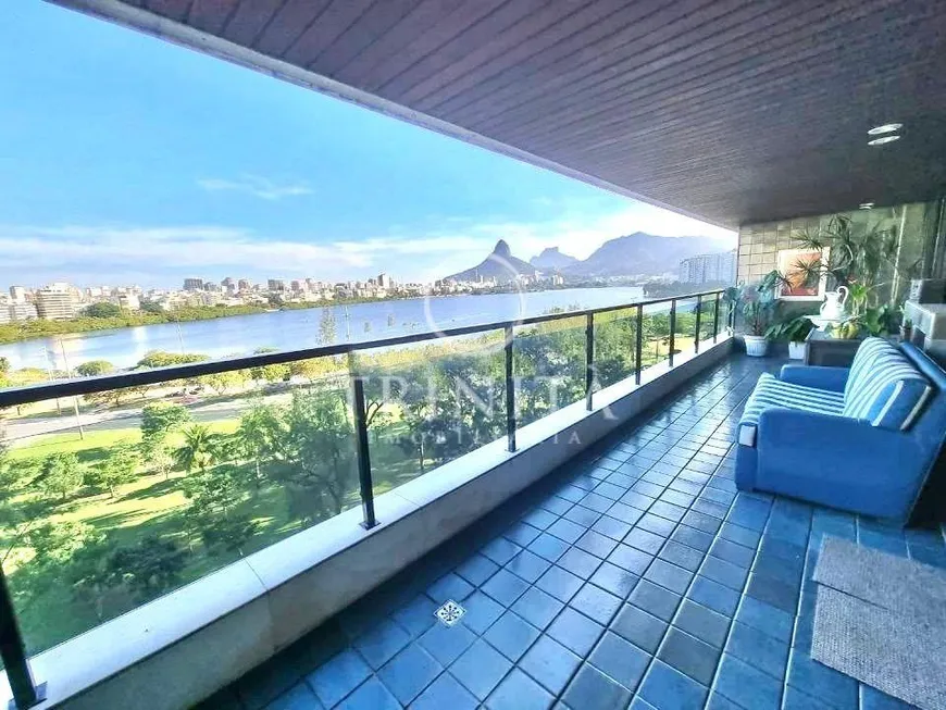 Foto 1 de Apartamento com 4 Quartos à venda, 210m² em Lagoa, Rio de Janeiro