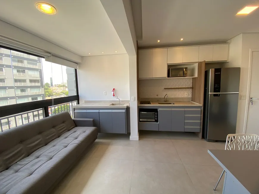 Foto 1 de Apartamento com 1 Quarto para alugar, 38m² em Campo Belo, São Paulo