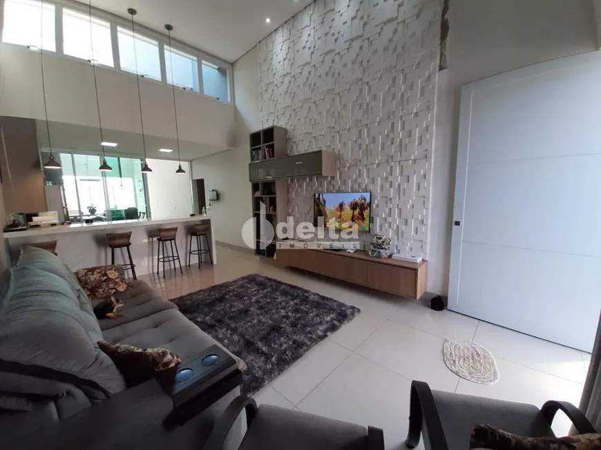 Foto 1 de Casa com 3 Quartos à venda, 165m² em Minas Gerais, Uberlândia