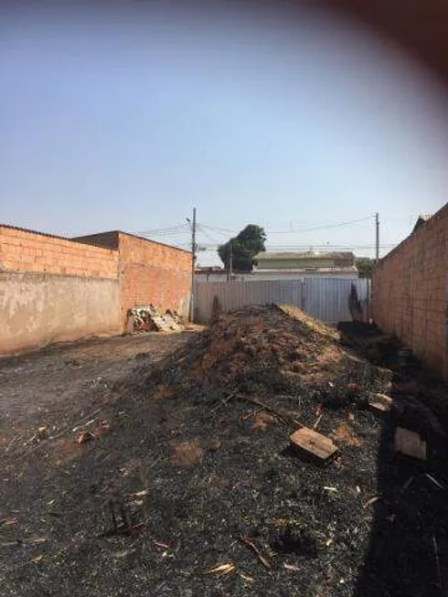 Foto 1 de Lote/Terreno à venda, 400m² em Jardim Brasília, Uberlândia