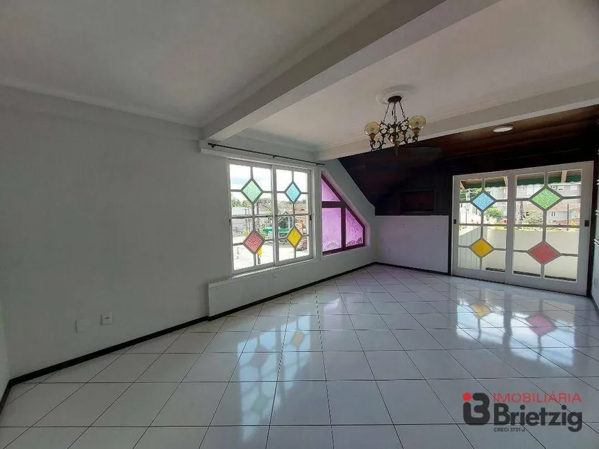 Foto 1 de Apartamento com 2 Quartos para alugar, 110m² em Bom Retiro, Joinville