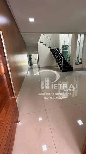 Foto 1 de Sobrado com 3 Quartos à venda, 450m² em Goiania 2, Goiânia