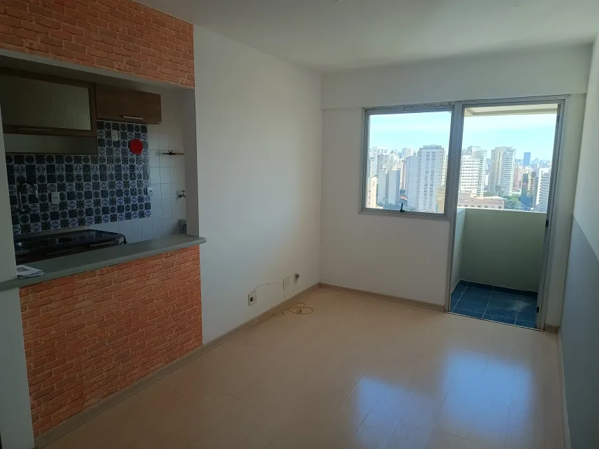 Foto 1 de Apartamento com 1 Quarto para alugar, 42m² em Aclimação, São Paulo