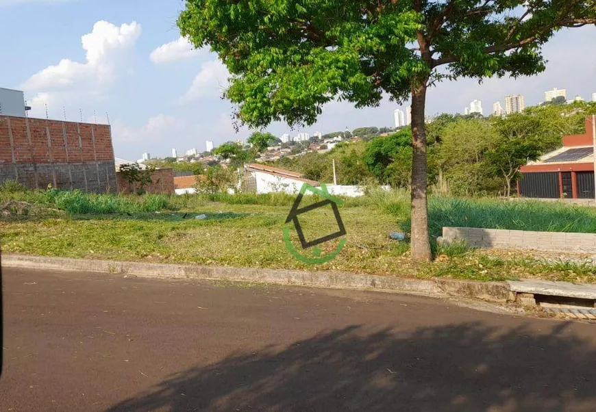 Foto 1 de Lote/Terreno à venda, 251m² em Jardim Universal, Araraquara