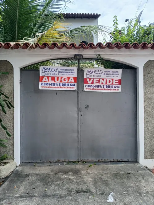 Foto 1 de Casa com 3 Quartos para alugar, 216m² em Realengo, Rio de Janeiro