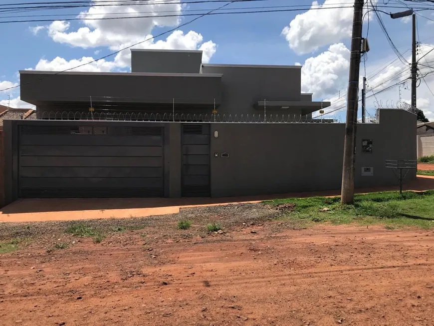 Foto 1 de Casa com 3 Quartos à venda, 118m² em Parque Residencial Rita Vieira, Campo Grande