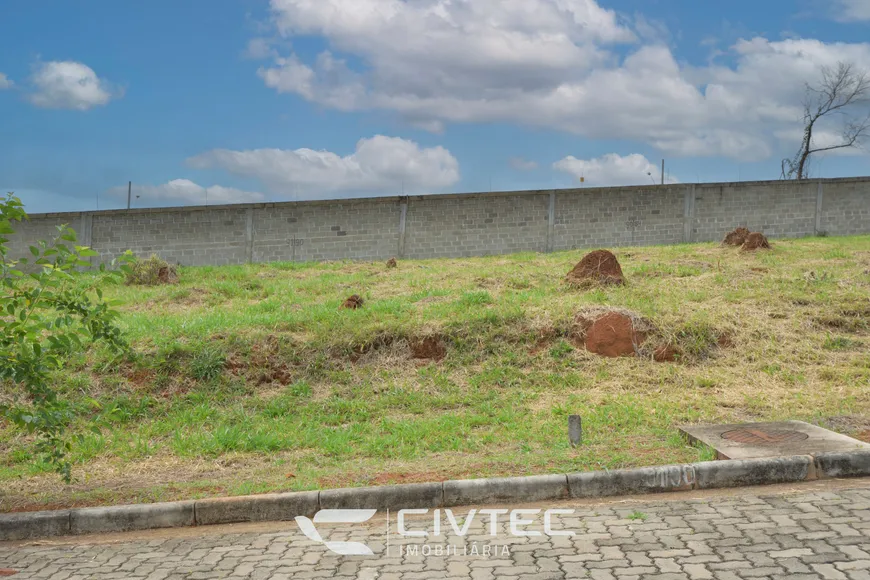 Foto 1 de Lote/Terreno à venda, 1196m² em Centro, Carmo de Minas