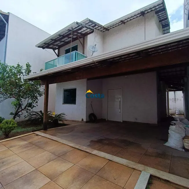Foto 1 de Casa com 3 Quartos à venda, 159m² em Sapucaias III, Contagem