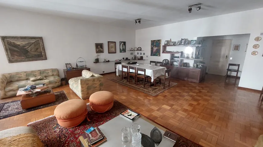 Foto 1 de Apartamento com 3 Quartos à venda, 219m² em Copacabana, Rio de Janeiro