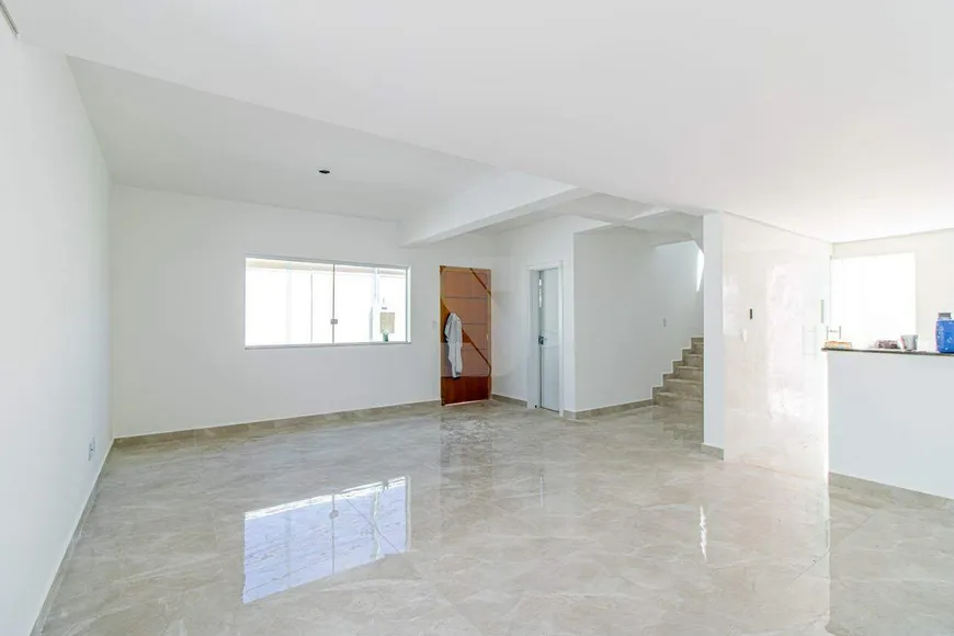 Foto 1 de Casa com 3 Quartos à venda, 120m² em Santa Helena, Contagem