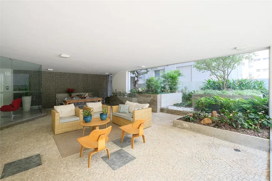 Foto 1 de Apartamento com 4 Quartos à venda, 241m² em Jardim América, São Paulo