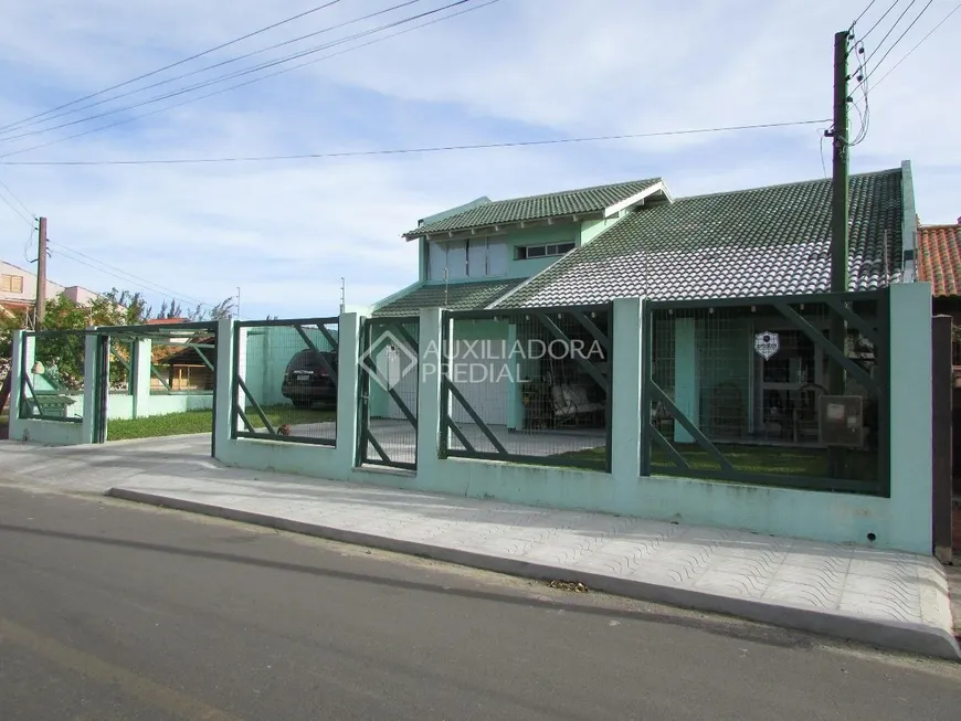 Foto 1 de Casa com 3 Quartos à venda, 247m² em Centro, Tramandaí