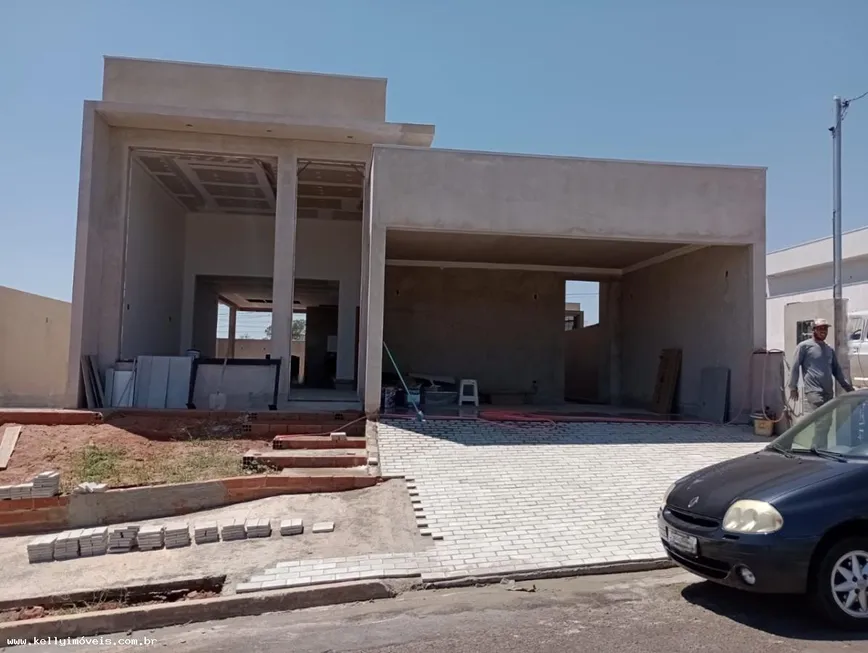 Foto 1 de Casa de Condomínio com 3 Quartos à venda, 300m² em , Álvares Machado